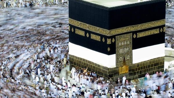 ما مدى وجوب طواف القدوم على الحاج حال ذهابه إلى عرفة مباشرة؟ رد حاسم من الإفتاء
