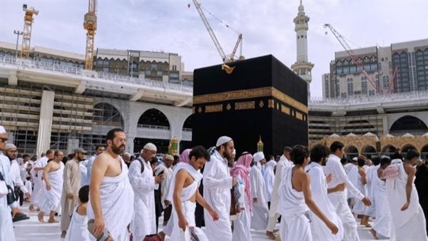 موسم الحج 2025، دار الإفتاء توضح حكم التحدث في الهاتف المحمول أثناء الطواف