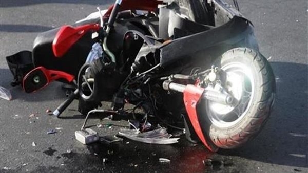 إصابة شابين في تصادم دراجة بخارية بالرصيف بالفيوم