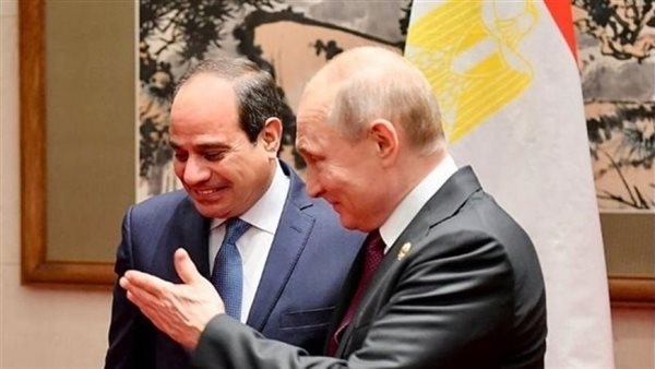 بمشاركة السيسي، قادة العالم يضعون الزهور على النصب التذكاري للجندي المجهول بموسكو