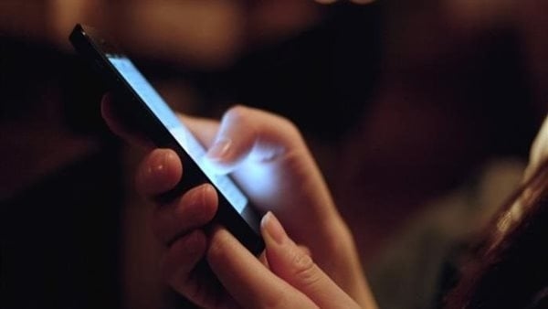 "الاتصالات" تكشف حقيقة فرض رسوم على متلقي المكالمات الهاتفية