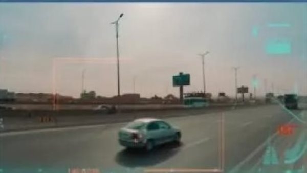 رادار المرور يلتقط 490 مخالفة تحدث في الهاتف أثناء القيادة خلال 24 ساعة