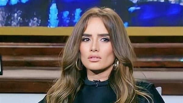 تفاصيل أقوال الفنانة زينة في واقعة الكلب الشرس بكمبوند الشيخ زايد