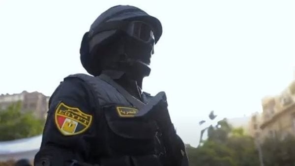 الحماية المدنية تنقذ شخصا محتجزا داخل مصعد مول بالمنوفية