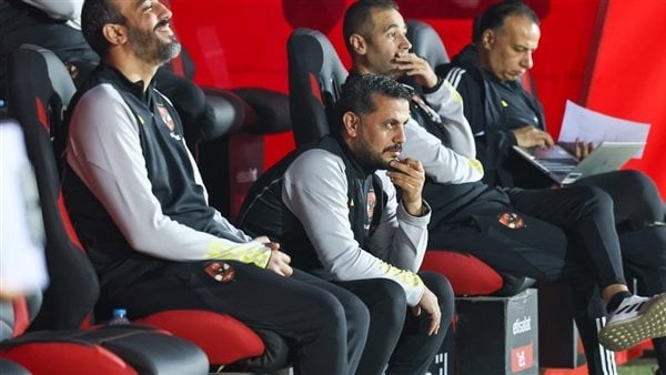 بعد نقله إلى المستشفى، طبيب الأهلي يطمئن على حالة إمام عاشور