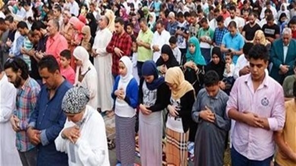 الأوقاف عن صلاة النساء بجوار الرجال في العيد: مخالفة صريحة للضوابط الشرعية