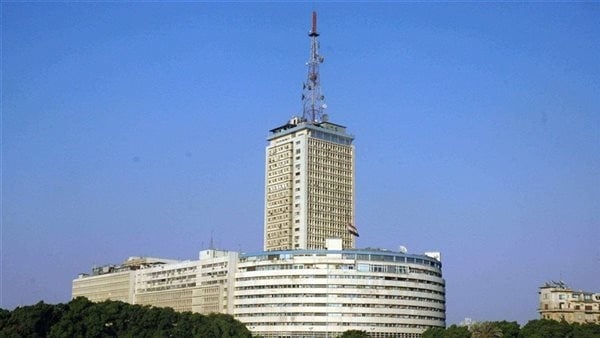 معاشات ماسبيرو.. 6 آلاف متقاعد يناشدون الرئيس التدخل لإنهاء "كابوس" مستحقات نهاية الخدمة.. يصرخون: 'مش لاقيين الأكل ولا العلاج'.. ونقيب الإعلاميين: "أنا مش معاهم"