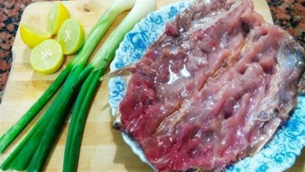 خطورة الإفراط في تناول الفسيخ والرنجة خلال أيام العيد (فيديو)