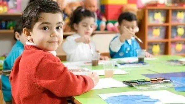 بدء التقديم لمرحلة رياض الأطفال والصف الأول الابتدائي بالمدارس الرسمية واللغات