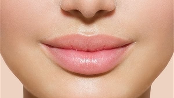 12 نصيحة للحصول على شفاه وردية وممتلئة من مطبخك