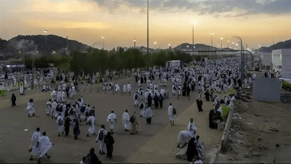 أسماء مزدلفة وفضائله وسبب التسمية وحكم المبيت به وعقوبة تركه