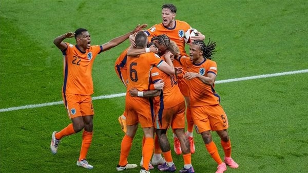 تصفيات كأس العالم، هولندا تتقدم على فنلندا 0/2 في الشوط الاول