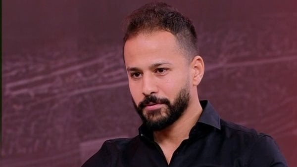 الذكرى الأولى لفقيد الكرة المصرية، كيف عاد أحمد رفعت من الموت ليكشف الحقيقة؟!.. مأساة وفاته أوجعت قلوب المصريين.. 35 صدمة كهربية أعادت قلبه للحياة.. من المتهم بالتسبب في رحيله؟!
