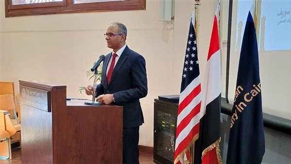 الإسكان تبحث مع البنك الدولي المرحلة الثانية من برنامج خدمات الصرف الصحي بالمناطق الريفية