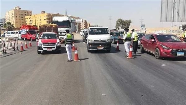 بالارقام، نتائج حملة مرورية بالطرق الصحراوية بالقاهرة والجيزة خلال 24 ساعة