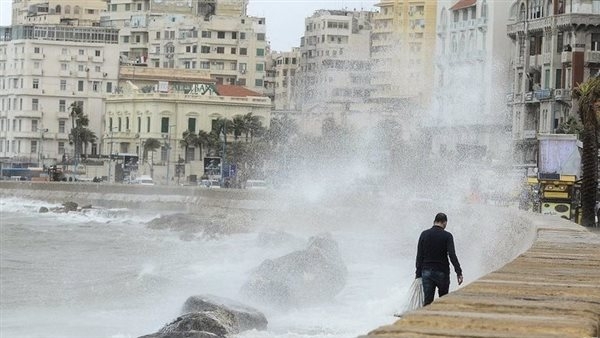 ارتفاع الأمواج يصل لـ 4 أمتار، الأرصاد تحذر من الملاحة على هذه الشواطئ غدا