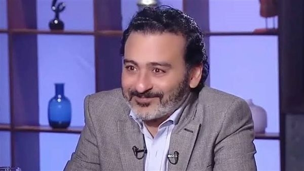 أحمد عزمي: تعلمت من يحيي الفخراني احترام العمل وأحمد بدير أول من أبلغني بوفاة أخي