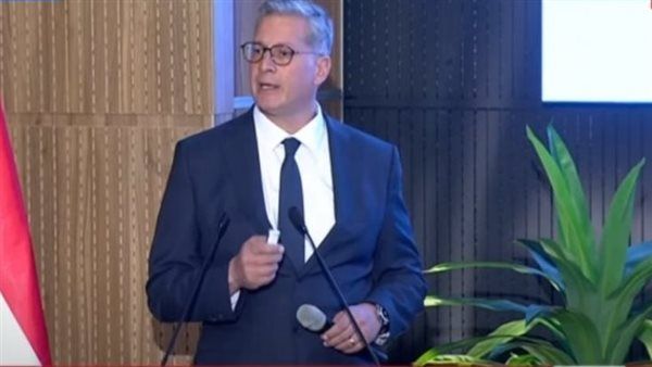 وزير البترول يبحث مع أبكس العالمية ويونايتد الصينية تنفيذ برنامج حفر مكثف في الصحراء الغربية