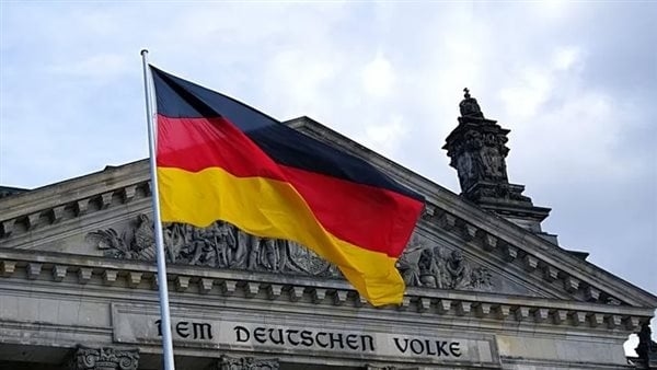إصابة 20 شخصا في انقلاب حافلة بألمانيا