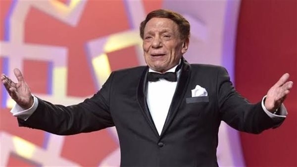 عادل إمام فنان الشعب.. يتربع على القمة خلال أكثر من 5 عقود.. رسم أهم وأطول مسيرة فنية في الوطن العربي بين عامي 1960 حتى 2020.. وهذا رأي النقاد والمؤرخين الفنيين فيه