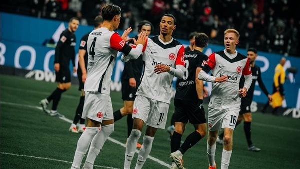 نيوكاسل يعرض 75 مليون يورو لضم مهاجم آينتراخت فرانكفورت