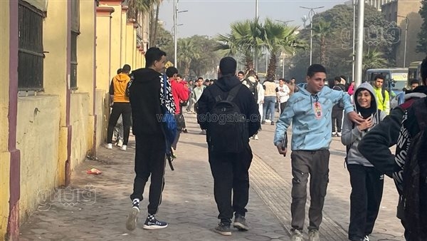 طلاب الصف الأول الثانوي بقنا يختتمون اليوم امتحانهم بمادة "العلوم المتكاملة"