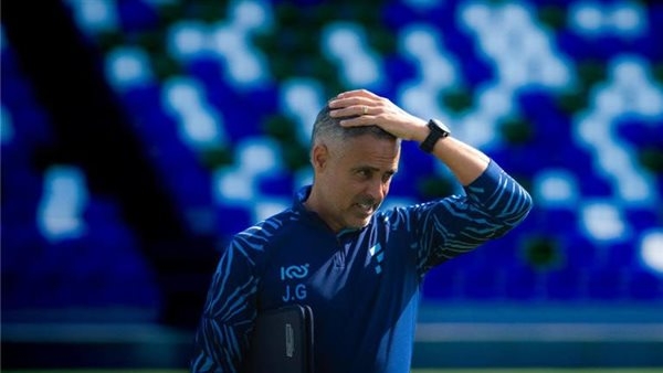أرقام صادمة لجوزيه جوميز أمام الهلال بالدوري السعودي
