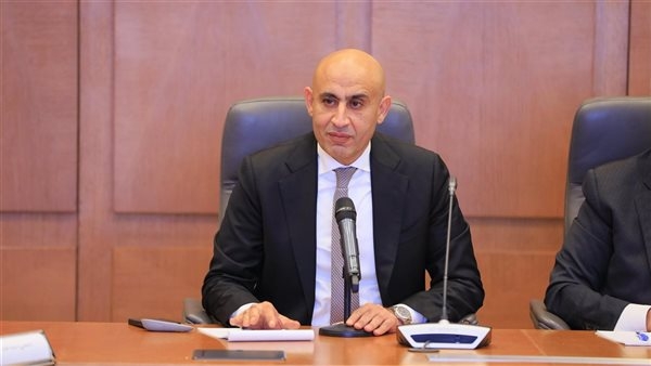 مطالبا بكشف علاقة وزير التعليم بالمنصة، سؤال برلماني بشأن إعلان 'أشطر'