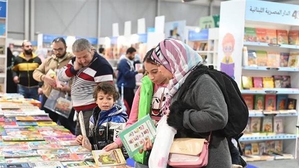 معرض القاهرة للكتاب يتخطى حاجز الـ 5 ملايين زائر
