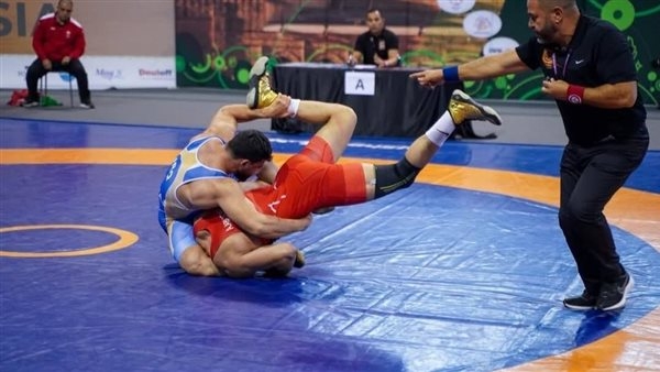 معسكرات داخلية لتجهيز منتخب المصارعة للبطولة الأفريقية