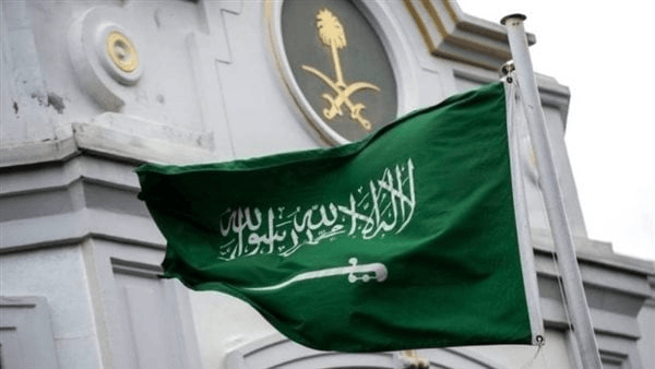 منها المخدرات والصواعق، حظر دخول 12 مادة للسعودية