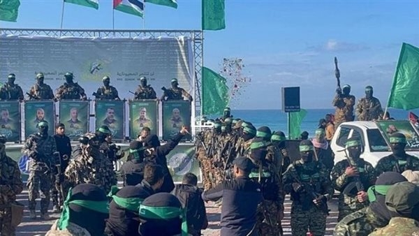 انطلاق عملية تسليم 4 أسرى إسرائيليين في النصيرات وسط غزة