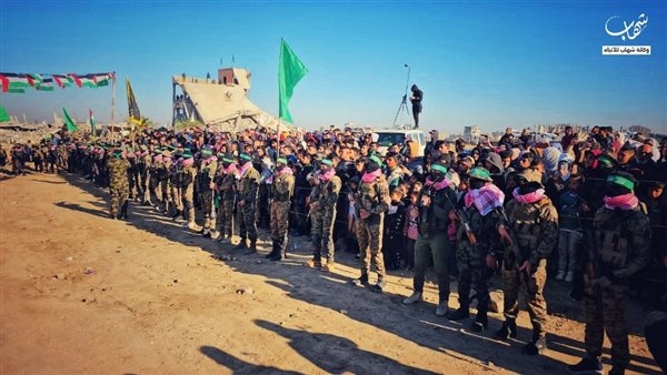 تبادل الأسرى بين الاحتلال وحماس.. إسرائيل توجه رسائل مستفزة.. والمقاومة الفلسطينية تستعرض قواها وغنائمها من طوفان الأقصى (فيديو وصور)
