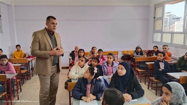 مدير تعليم دمياط يتفقد مدارس فارسكور ويشدد على انتظام الدراسة