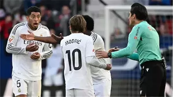حكم أزمة ريال مدريد وأوساسونا يعود لإدارة مباريات الدوري الإسباني