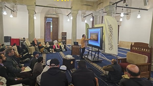 وسط إقبال كبير، ملتقى الأزهر للخط العربي والزخرفة يواصل فعالياته لليوم الثاني