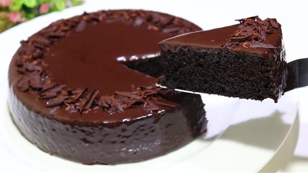 طريقة عمل كيكة الشوكولاتة بالصوص البيتي