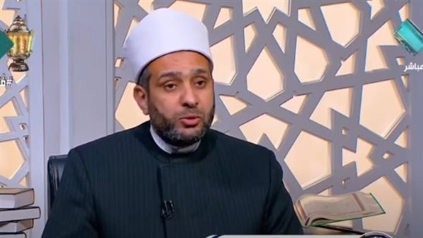 ما حكم صلاة عجوز أخطأت أثناء الفريضة بسبب النسيان؟ أمين الفتوى يوضح (فيديو)