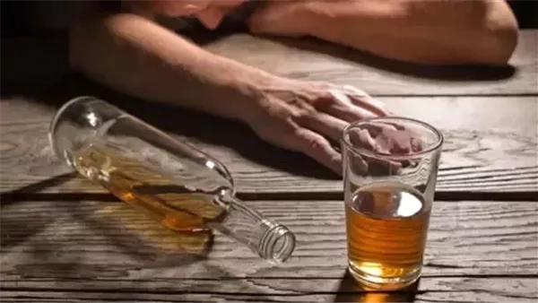 بعد تسببه في وفاة العشرات، أزمة الكحول المغشوش تتفاقم في تركيا