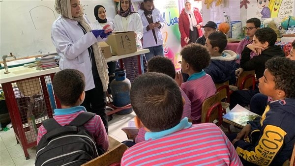 جامعة القناة تنظم حملة توعوية لـ 1220 طالبا للعناية بالأسنان (صور)