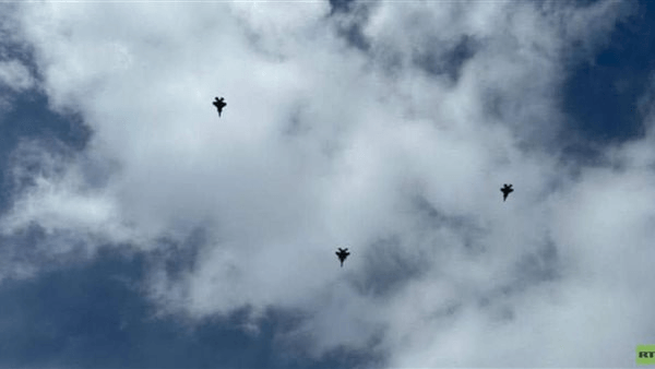 الطيار قفز بمظلته، الجيش الإيراني يعلن استهداف مقاتلة F35 إسرائيلية
