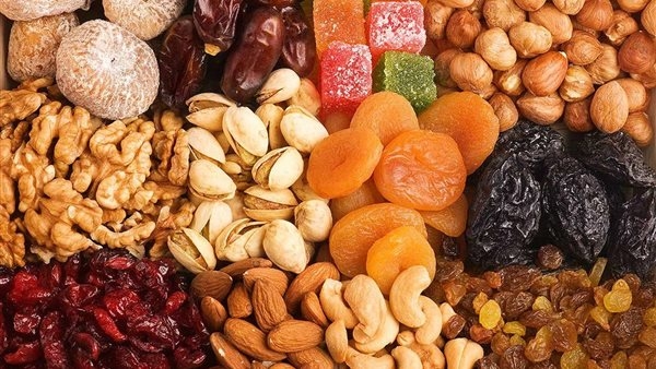 تعزز صحة العين وتدعم العظام، الفوائد الصحية للفواكه المجففة