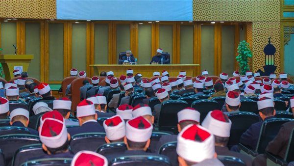 مساعد وزير الخارجية للعلاقات الثقافية ونائبه يلتقيان أعضاء بعثة الأزهر لدول العالم