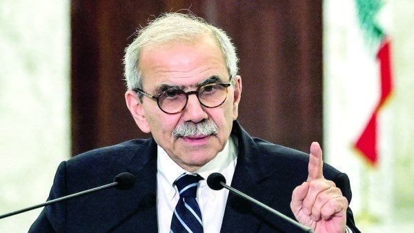 رئيس الوزراء اللبناني: تأجيل البت في حصر السلاح بيد الدولة حتى الخميس المقبل