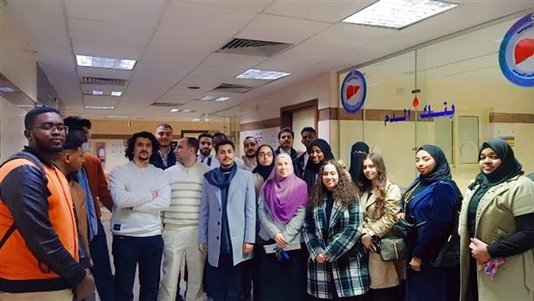 زيارة تعليمية للطلاب الوافدين لمعهدي الكبد والأورام بالمنوفية ضمن مبادرة "ادرس في مصر"