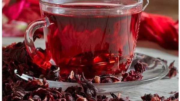 فوائد الكركديه، يقوي جهاز المناعة ويعيد إلى بشرتك شبابها