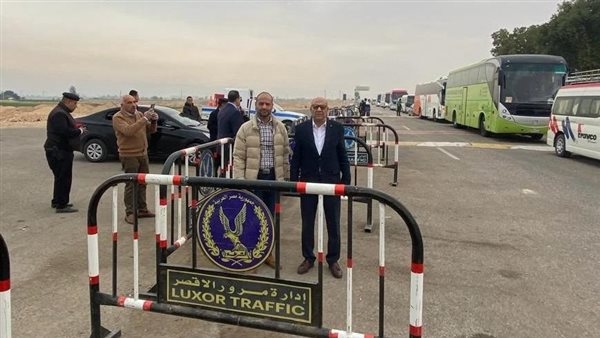 بدء تشغيل الرحلات السياحية بين الغردقة والأقصر عبر طريق طيبة