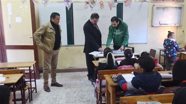 وكيل تعليم الدقهلية يواصل جولاته الميدانية بمدارس إدارة غرب المنصورة