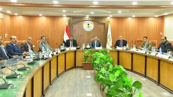 مجلس جامعة الوادي الجديد يوافق على افتتاح فصول دراسية جديدة بمركز باريس