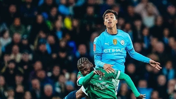 تحت أنظار مرموش، السيتي يتعادل مع بليموث 1-1 بالشوط الأول